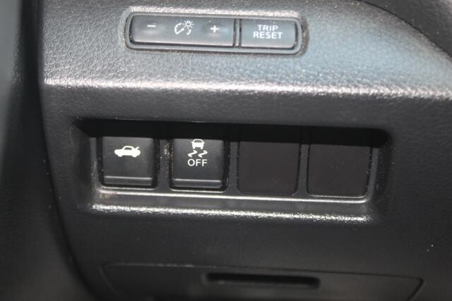 2017 Nissan Altima in Decatur, GA 30032 - 2142815 110