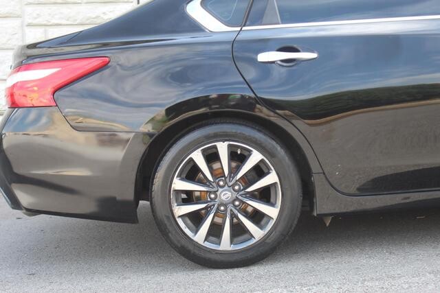 2017 Nissan Altima in Decatur, GA 30032 - 2142815 96