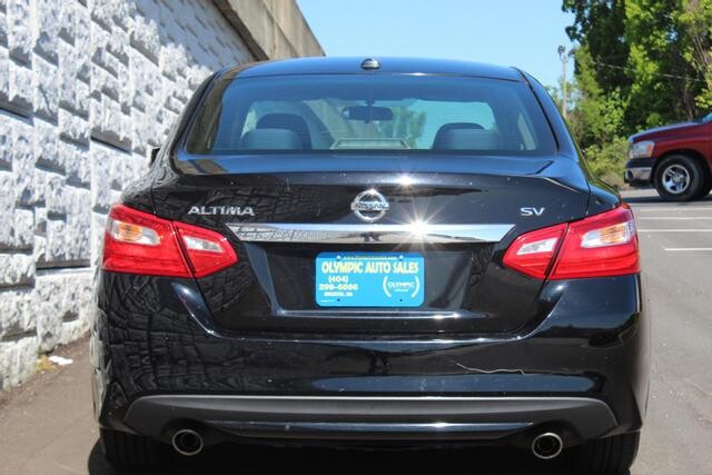 2017 Nissan Altima in Decatur, GA 30032 - 2142815 129