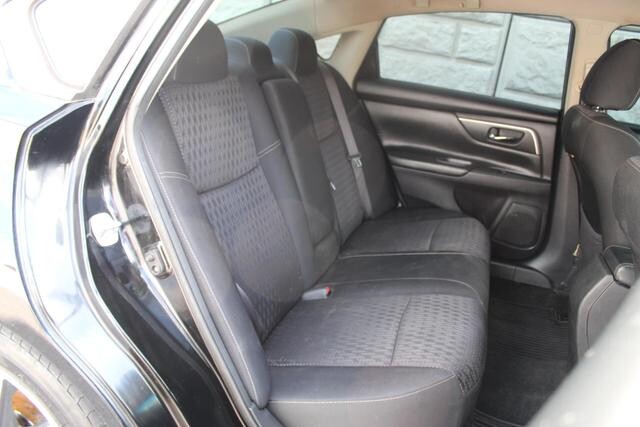 2017 Nissan Altima in Decatur, GA 30032 - 2142815 116