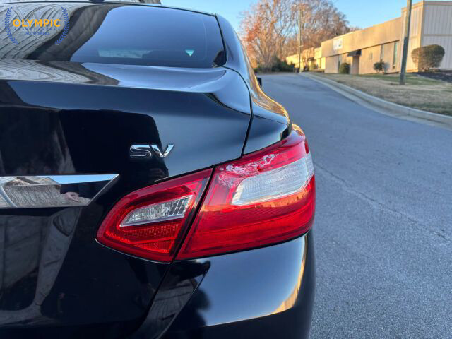 2017 Nissan Altima in Decatur, GA 30032 - 2142815 13