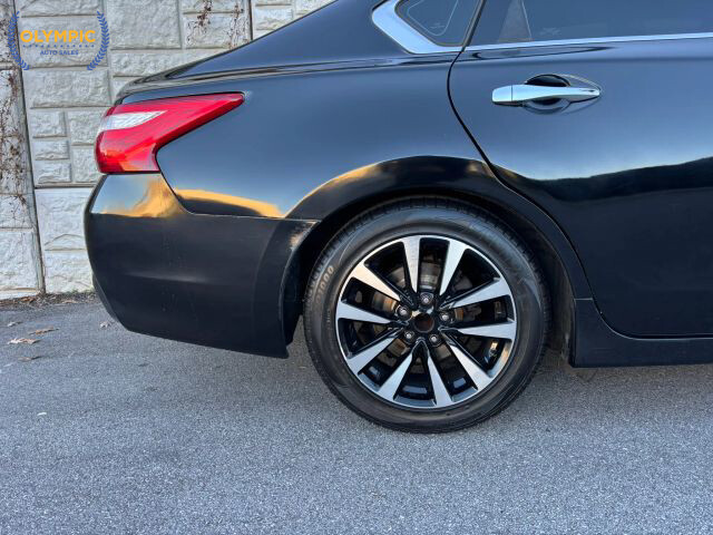 2017 Nissan Altima in Decatur, GA 30032 - 2142815 12