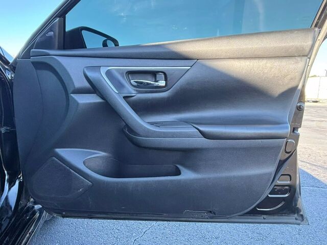 2017 Nissan Altima in Decatur, GA 30032 - 2142815 80