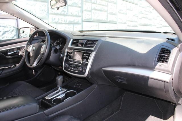 2017 Nissan Altima in Decatur, GA 30032 - 2142815 134