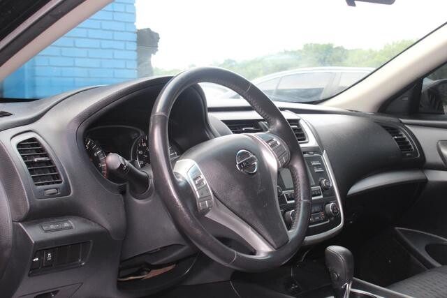 2017 Nissan Altima in Decatur, GA 30032 - 2142815 97