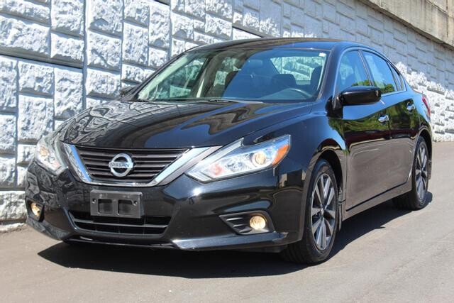 2017 Nissan Altima in Decatur, GA 30032 - 2142815 124