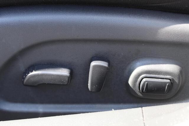 2017 Nissan Altima in Decatur, GA 30032 - 2142815 148