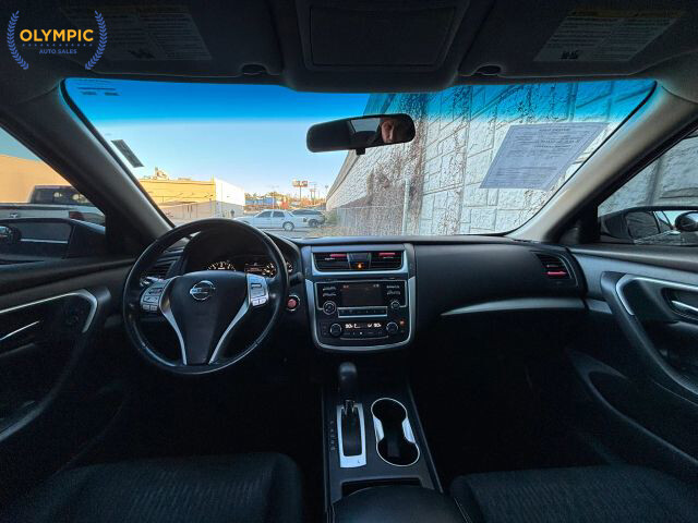 2017 Nissan Altima in Decatur, GA 30032 - 2142815 18