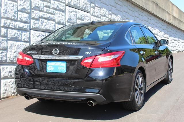2017 Nissan Altima in Decatur, GA 30032 - 2142815 128