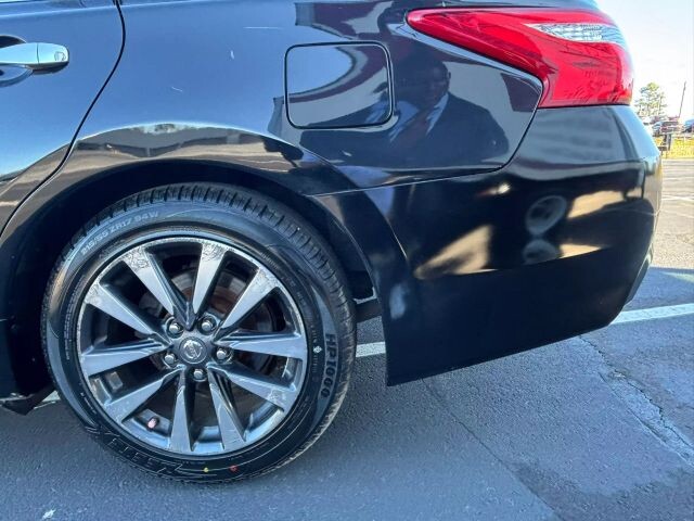 2017 Nissan Altima in Decatur, GA 30032 - 2142815 54