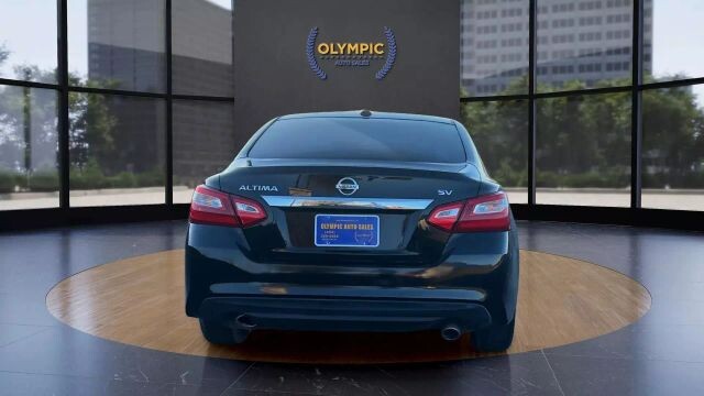 2017 Nissan Altima in Decatur, GA 30032 - 2142815 50