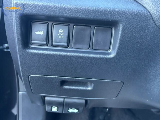 2017 Nissan Altima in Decatur, GA 30032 - 2142815 31