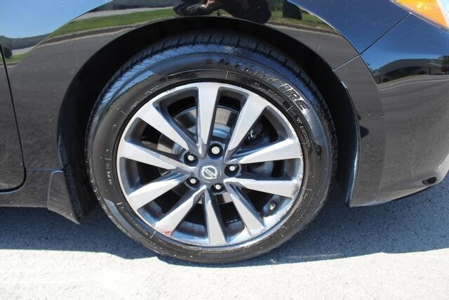 2017 Nissan Altima in Decatur, GA 30032 - 2142815 152