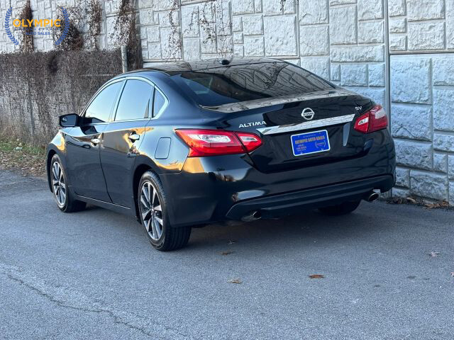 2017 Nissan Altima in Decatur, GA 30032 - 2142815 4
