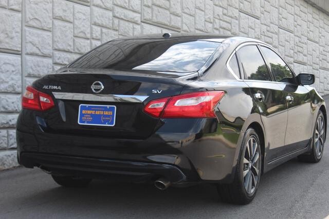 2017 Nissan Altima in Decatur, GA 30032 - 2142815 89