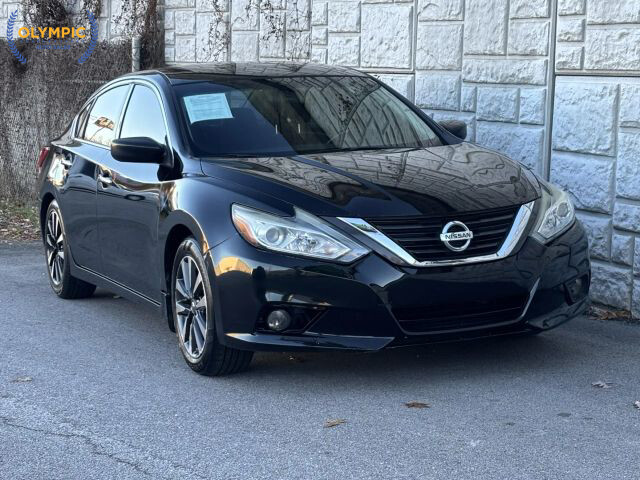 2017 Nissan Altima in Decatur, GA 30032 - 2142815 3