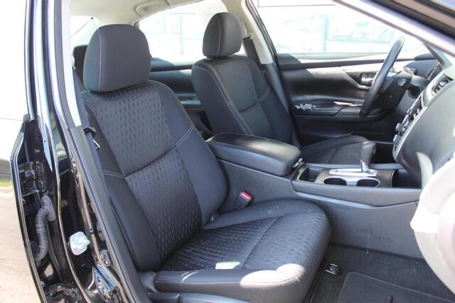 2017 Nissan Altima in Decatur, GA 30032 - 2142815 145