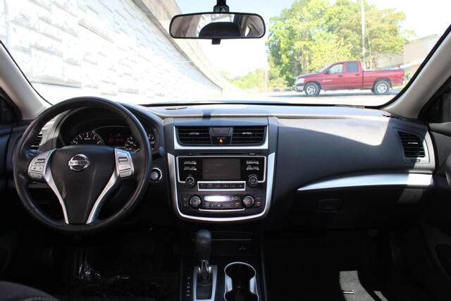 2017 Nissan Altima in Decatur, GA 30032 - 2142815 133