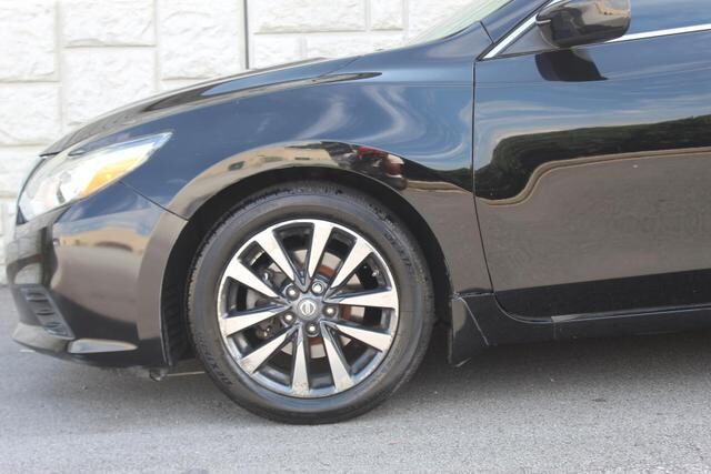 2017 Nissan Altima in Decatur, GA 30032 - 2142815 93
