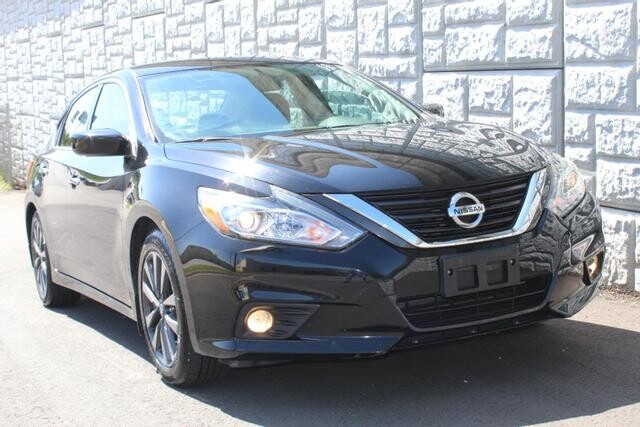 2017 Nissan Altima in Decatur, GA 30032 - 2142815 125