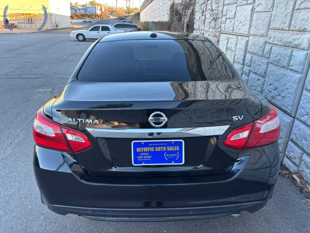 2017 Nissan Altima in Decatur, GA 30032 - 2142815 5