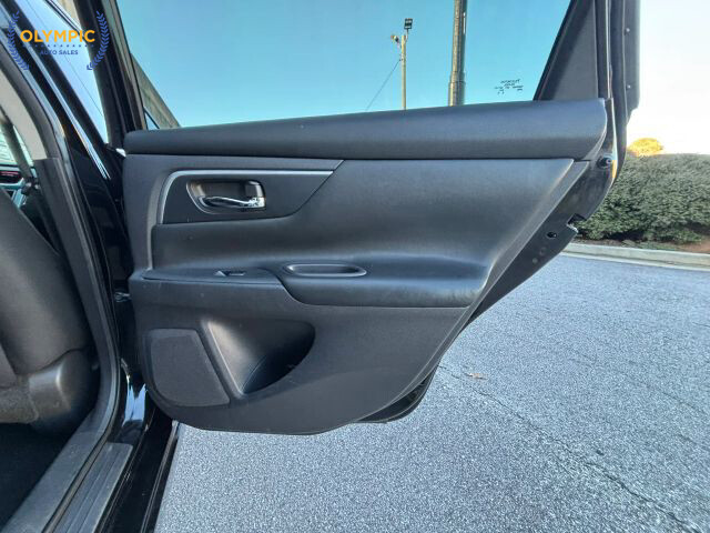 2017 Nissan Altima in Decatur, GA 30032 - 2142815 43