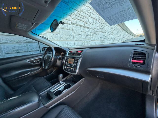 2017 Nissan Altima in Decatur, GA 30032 - 2142815 19
