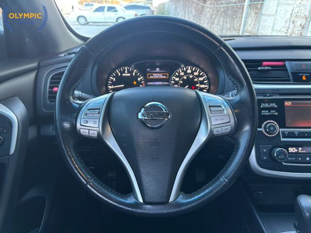 2017 Nissan Altima in Decatur, GA 30032 - 2142815 21