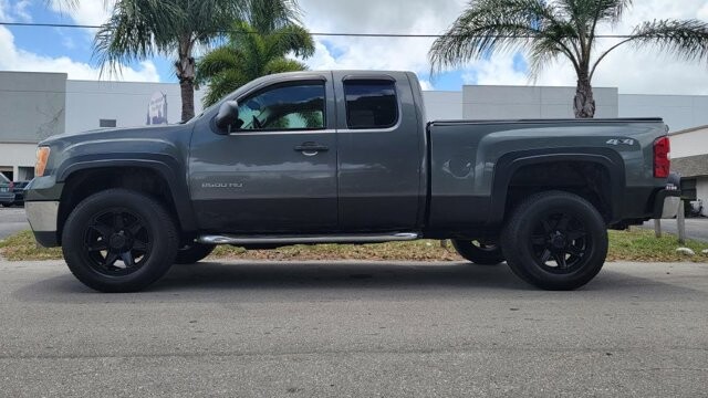 2011 GMC Sierra 2500 in Pompano Beach, FL 33064 - 2143279 13