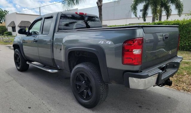 2011 GMC Sierra 2500 in Pompano Beach, FL 33064 - 2143279 10
