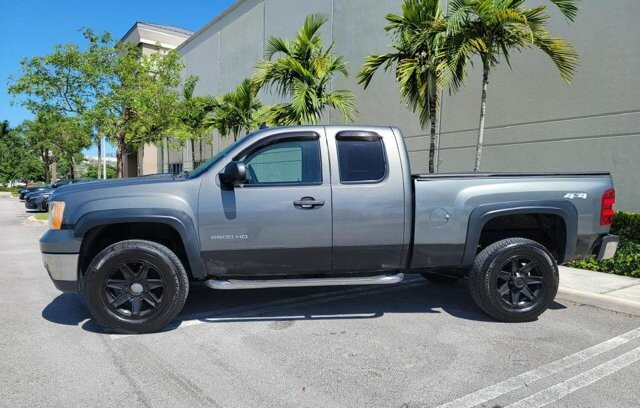 2011 GMC Sierra 2500 in Pompano Beach, FL 33064 - 2143279 4