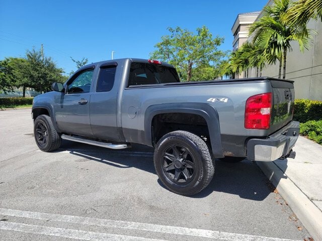 2011 GMC Sierra 2500 in Pompano Beach, FL 33064 - 2143279 3