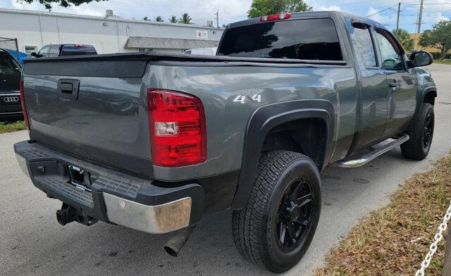 2011 GMC Sierra 2500 in Pompano Beach, FL 33064 - 2143279 11