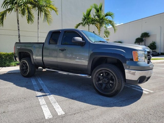 2011 GMC Sierra 2500 in Pompano Beach, FL 33064 - 2143279 5
