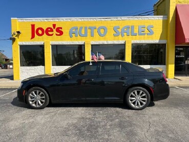 2018 Chrysler 300 in Indianapolis, IN 46222-4002
