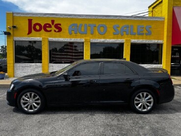 2018 Chrysler 300 in Indianapolis, IN 46222-4002