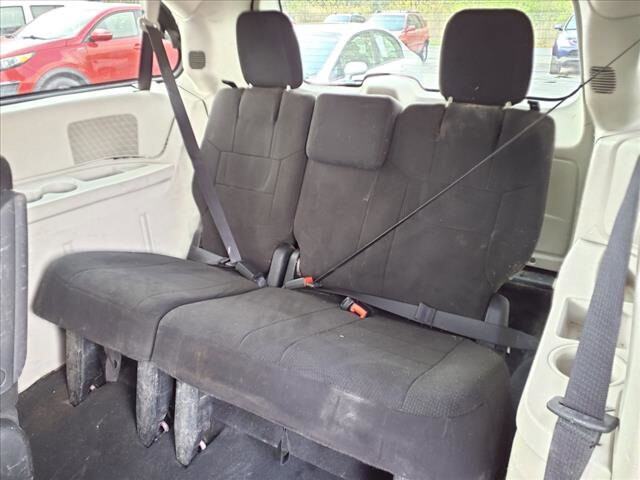 2011 Dodge Grand Caravan in Warren, OH 44484 - 2145415 6