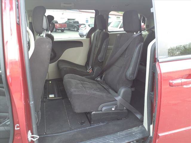 2011 Dodge Grand Caravan in Warren, OH 44484 - 2145415 5