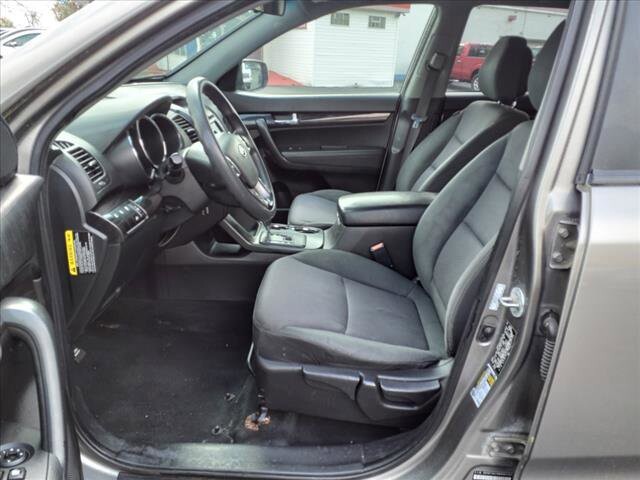2011 Kia Sorento in Warren, OH 44484 - 2145416 4