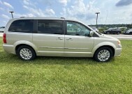 2014 Chrysler Town & Country in Waukesha, WI 53186 - 2145447 38