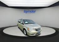 2014 Chrysler Town & Country in Waukesha, WI 53186 - 2145447 2