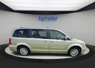 2014 Chrysler Town & Country in Waukesha, WI 53186 - 2145447 9