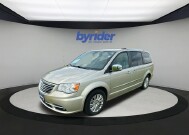 2014 Chrysler Town & Country in Waukesha, WI 53186 - 2145447 1