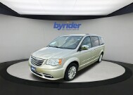 2014 Chrysler Town & Country in Waukesha, WI 53186 - 2145447 5