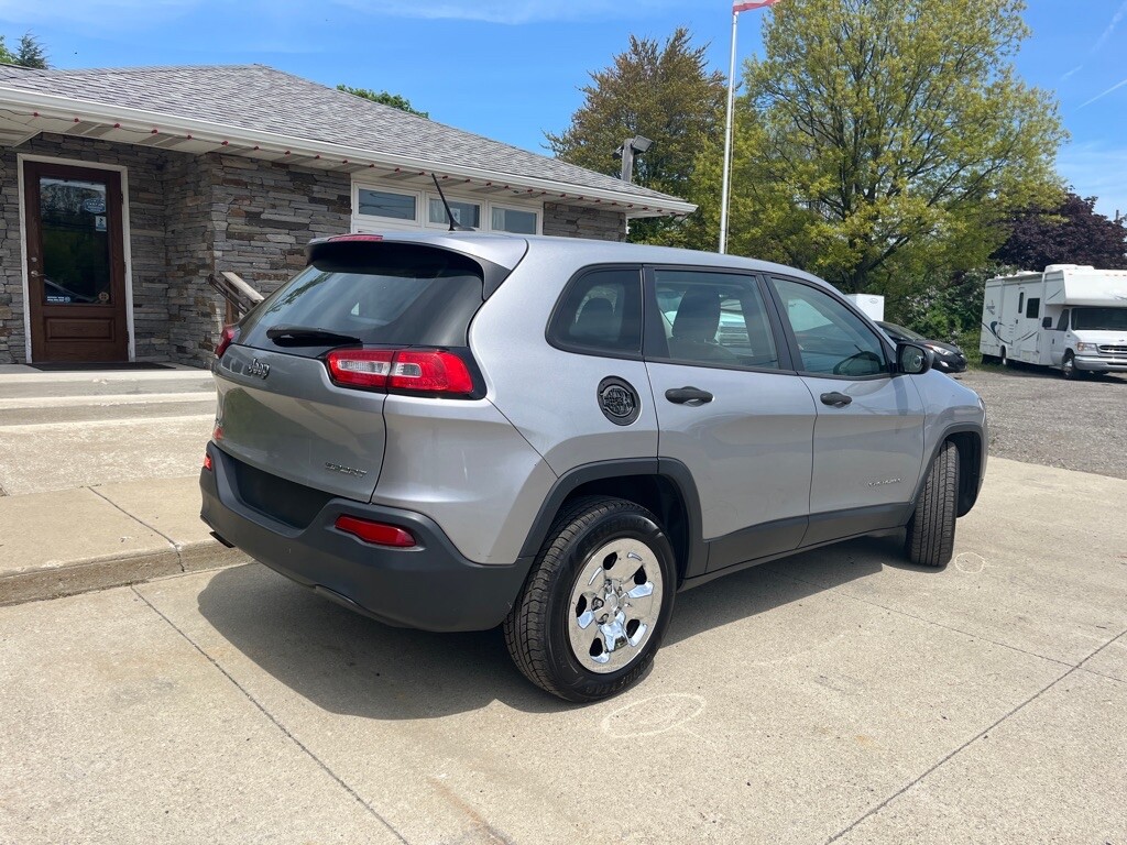 2014 Jeep Cherokee in Fairview, PA 16415 - 2148942 2