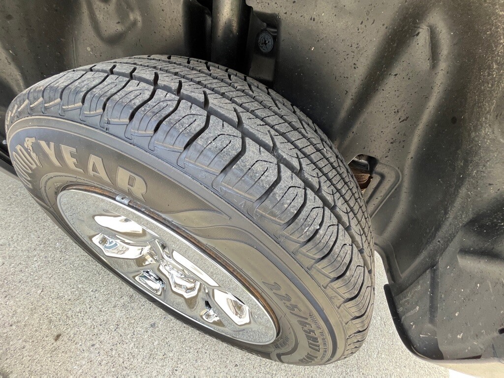 2014 Jeep Cherokee in Fairview, PA 16415 - 2148942 8