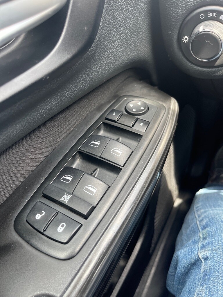 2014 Jeep Cherokee in Fairview, PA 16415 - 2148942 13