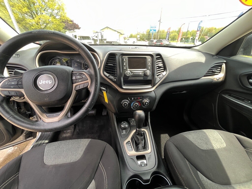 2014 Jeep Cherokee in Fairview, PA 16415 - 2148942 9