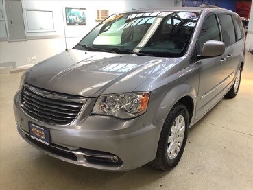 2014 Chrysler Town & Country in Chicago, IL 60659