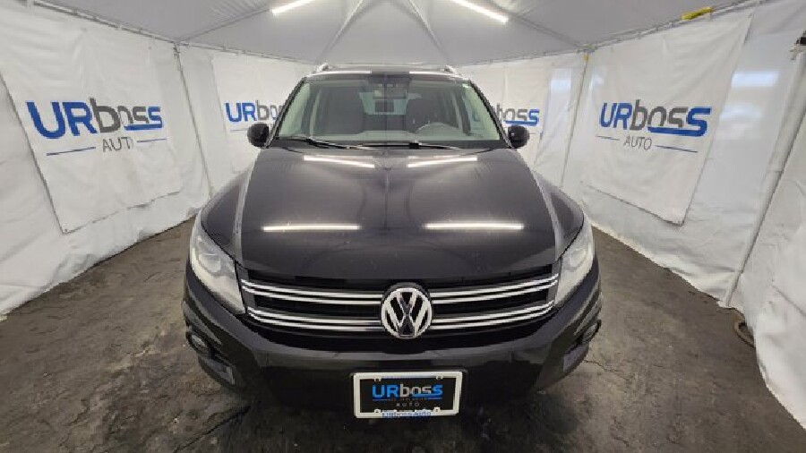 2016 Volkswagen Tiguan in Cicero, IL 60804 - 2151016